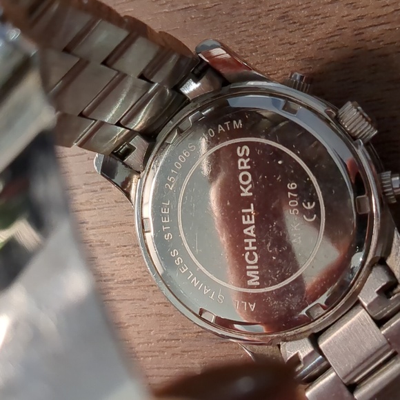 Michael Kors women's watch - Picture 3 of 4